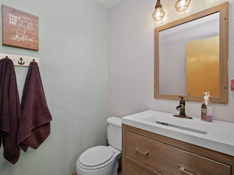 Bath - 3295 D 34 Rd, Clifton, CO 81520 photo 2 of 4