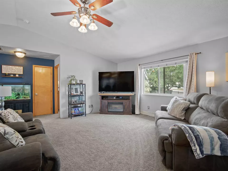 Living - 3295 D 34 Rd, Clifton, CO 81520 photo 2 of 5