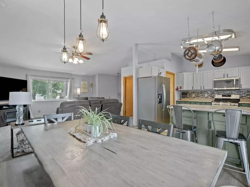 Dining - 3295 D 34 Rd, Clifton, CO 81520 photo 2 of 3