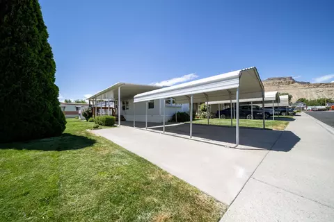 105 E 8th St #15, Palisade, CO 81526