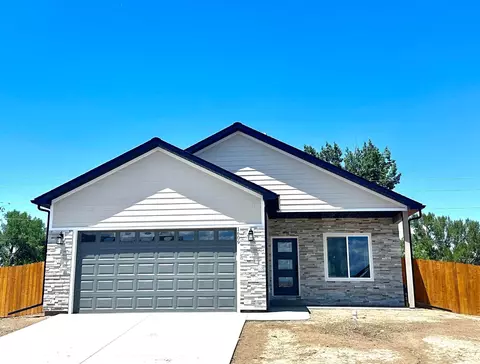 1609 Magpie Gulch St, Montrose, CO 81401