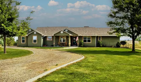 1270 14 Rd, Loma, CO 81524