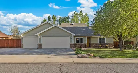 3288 Ravens Crest Dr, Montrose, CO 81401