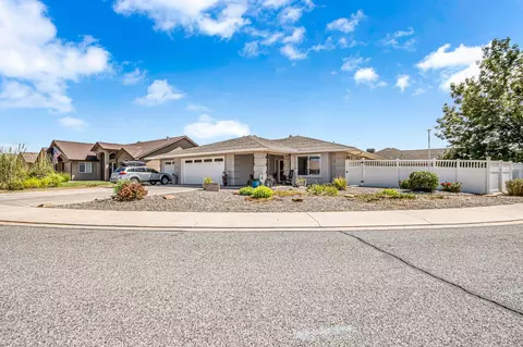 Exterior - 968 Celestite Dr, Fruita, CO 81521 photo 2 of 4