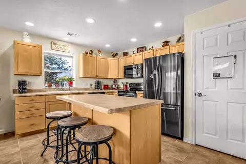 Kitchen - 968 Celestite Dr, Fruita, CO 81521 photo 2 of 2