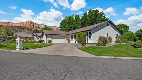 521 Liberty Cap Ct, Grand Junction, CO 81507