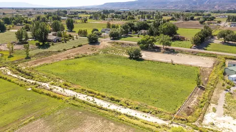 1338 M 12 Rd, Loma, CO 81524