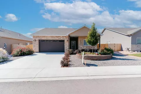 1425 Weminuche Ave, Montrose, CO 81401