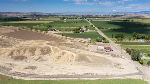 1553 Q Rd, Loma, CO 81524