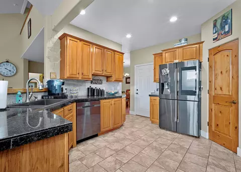 Kitchen - 711 Yew St, Fruita, CO 81521 photo 2 of 2