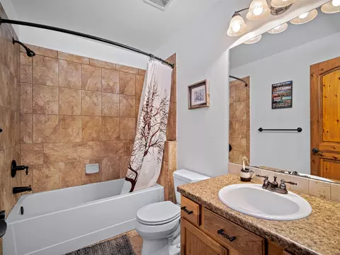 Bath - 711 Yew St, Fruita, CO 81521 photo 2 of 5