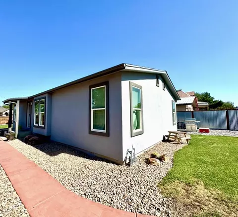 320 N Grand Ave, Montrose, CO 81401