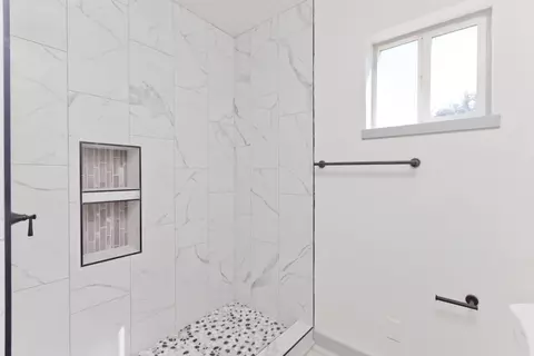 Bath - 716 E Harrison Ave, Fruita, CO 81521 photo 1 of 4