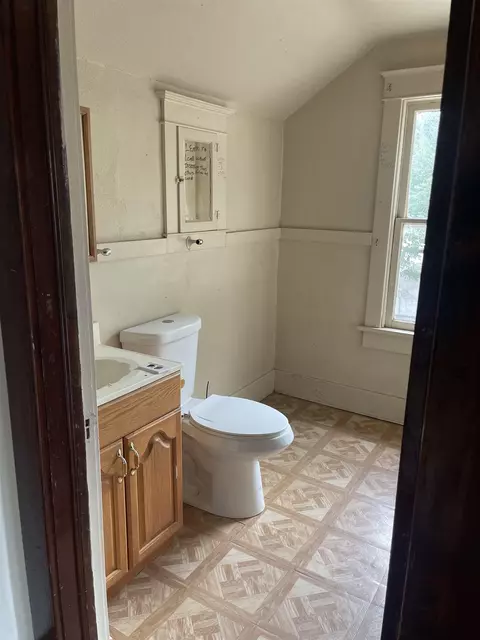 Bath - 447 Denver St, De Beque, CO 81630 photo 3 of 4