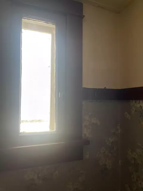 Bath - 447 Denver St, De Beque, CO 81630 photo 2 of 4