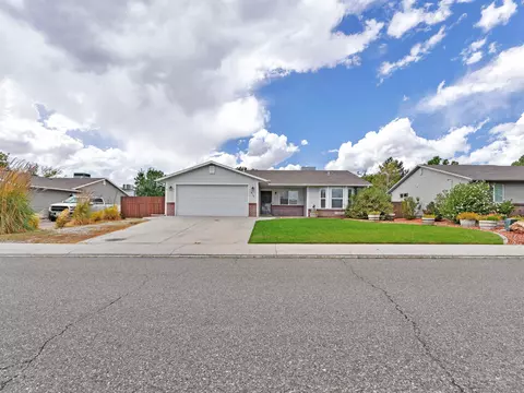 615 Bear Valley Dr, Grand Junction, CO 81504