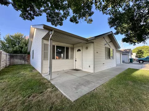 1128 Powell St, Fruita, CO 81521 photo 2