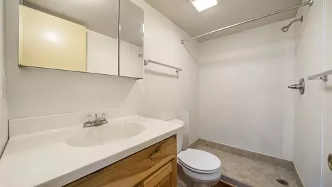 Bath - 611 E Rio Blanco Ave, Rangely, CO 81648 photo 2 of 2