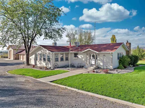 1551 17 Rd, Loma, CO 81524