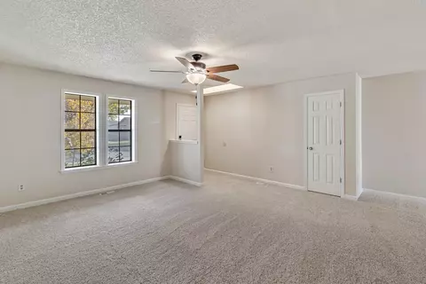 Living - 710 Pinyon Ct, Fruita, CO 81521 photo 5 of 7