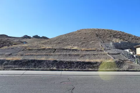 211 Hideaway Ln, Grand Junction, CO 81503