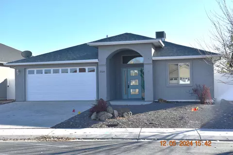 3029 Red Pear Dr, Grand Junction, CO 81504