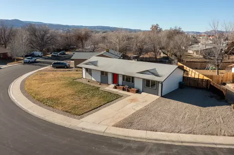 323 E Concord Dr, Fruita, CO 81521 photo 2