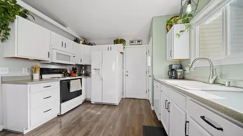 Kitchen - 675 Taurus Ave, Fruita, CO 81521 photo 3 of 3