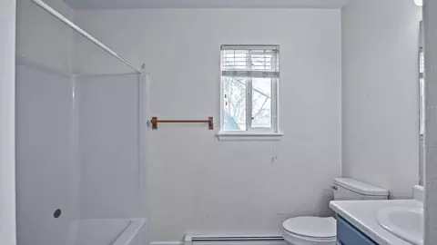 Bath - 555 Mica Dr, Fruita, CO 81521 photo 3 of 3