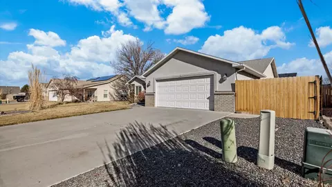 Exterior - 555 Mica Dr, Fruita, CO 81521 photo 2 of 5