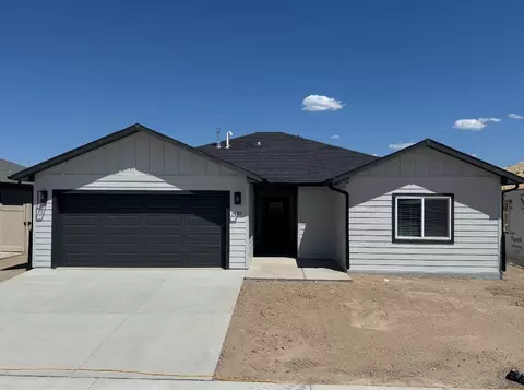 422 Pear Ln, Grand Junction, CO 81504