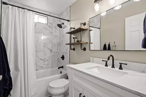 Bath - 820 E Carolina Ave, Fruita, CO 81521 photo 1 of 1
