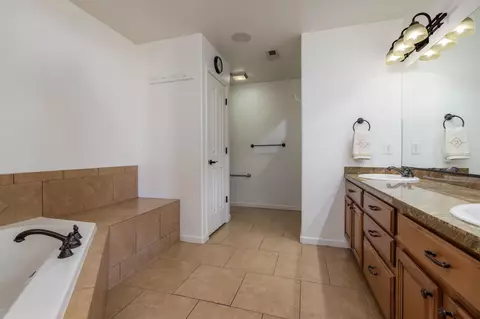 Bath - 992 Sabil Dr, Fruita, CO 81521 photo 1 of 2