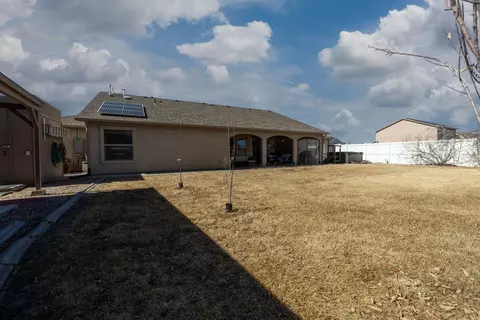 Exterior - 992 Sabil Dr, Fruita, CO 81521 photo 4 of 6
