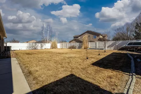 Exterior - 992 Sabil Dr, Fruita, CO 81521 photo 5 of 6