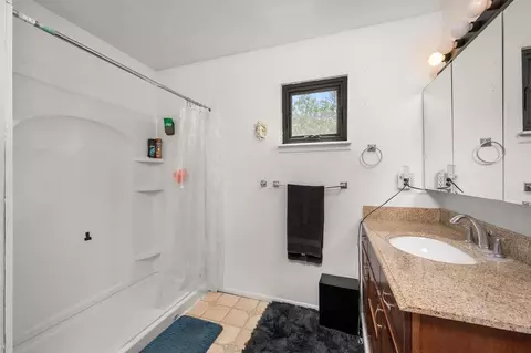 Bath - 808 E Cleveland Ave, Fruita, CO 81521 photo 1 of 2