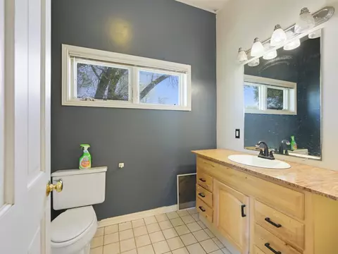 Bath - 320 W 5th St, De Beque, CO 81630 photo 2 of 7