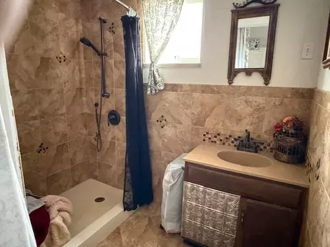 Bath - 851 21 Rd, Fruita, CO 81521 photo 1 of 1