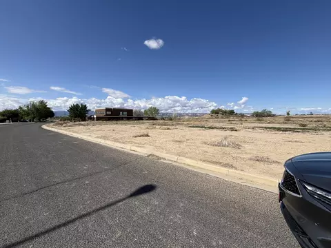 813 N Crest Dr, Grand Junction, CO 81505