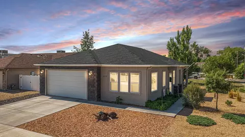 3025 Red Pear Dr, Grand Junction, CO 81504