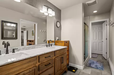 Bath - 857 Cresthaven Dr, Fruita, CO 81521 photo 2 of 4