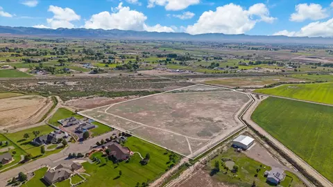 1326 L 710 Rd, Loma, CO 81524