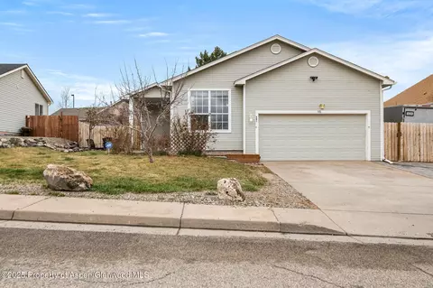 591 Ponderosa Cir, Parachute, CO 81635