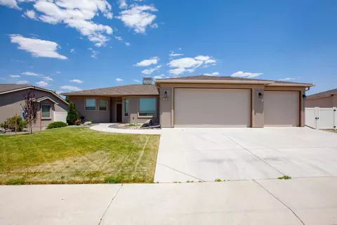 166 Night Hawk Dr, Grand Junction, CO 81503