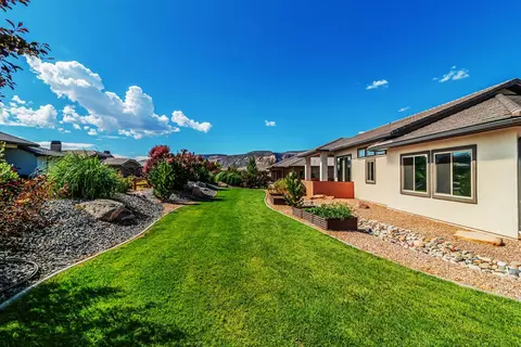 Exterior - 1304 Fairway Dr, Fruita, CO 81521 photo 9 of 11