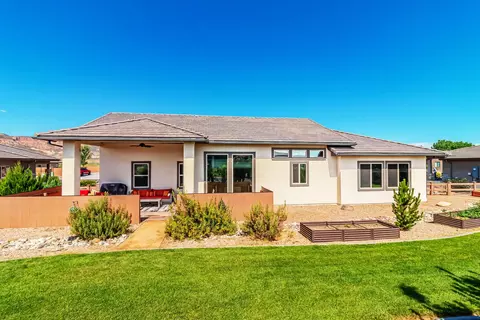 Exterior - 1304 Fairway Dr, Fruita, CO 81521 photo 7 of 11