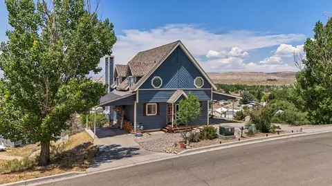 208 Hillcrest Cir, Rangely, CO 81648 photo 5