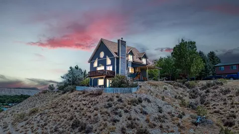 208 Hillcrest Cir, Rangely, CO 81648 photo 2