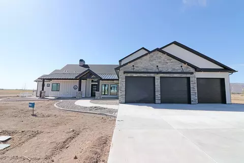 975 Farm House Rd, Grand Junction, CO 81505