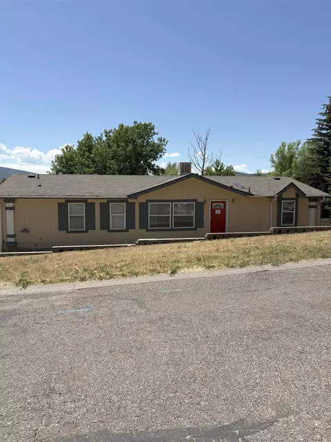 1082 Pinyon St, Meeker, CO 81641